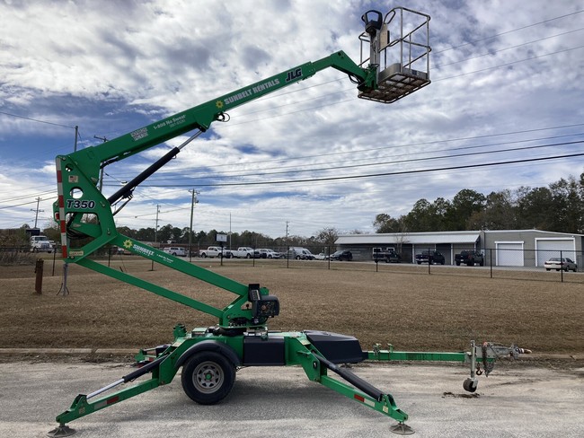 JLG T350 35′ Towable Boom